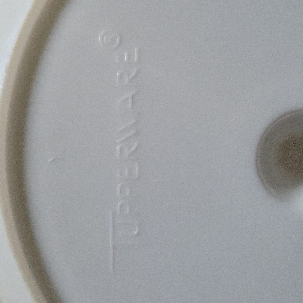 TUPPERWARE - Picture 6 of 7